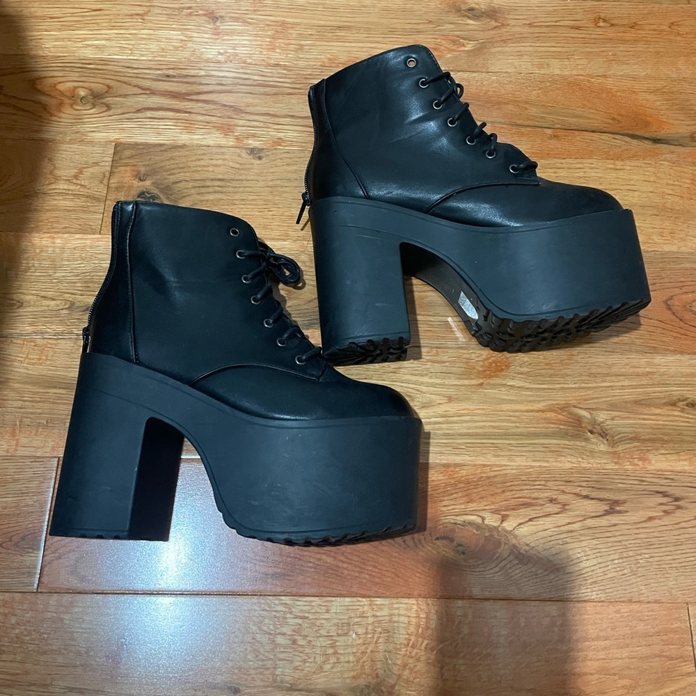 PLATFORM BOOTIES